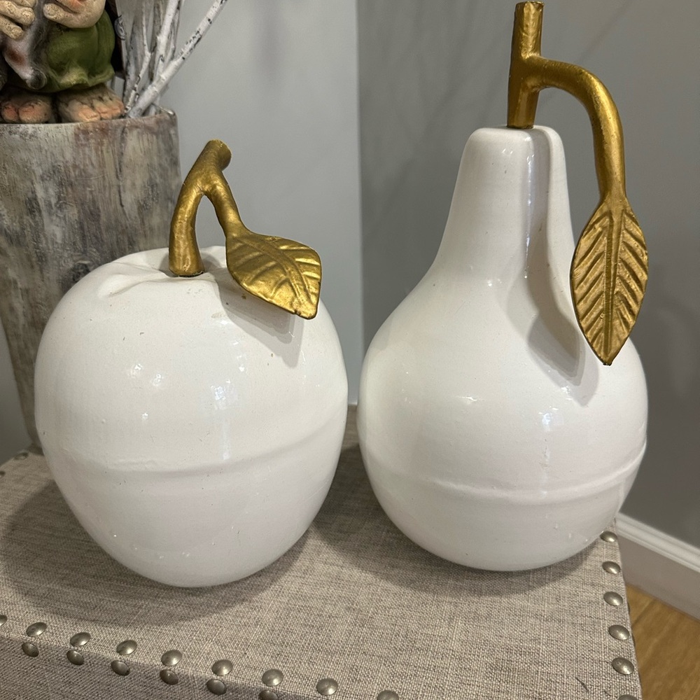 Elegant White and Gold Ceramic Fruit Set